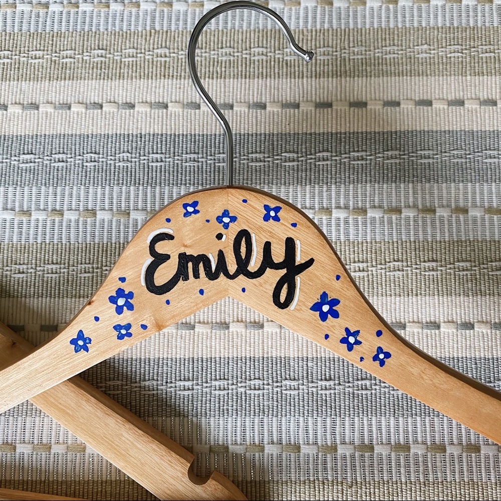 FREE WITH $40 PURCHASE PERSONALIZED HANGERS - Picture 3 of 7